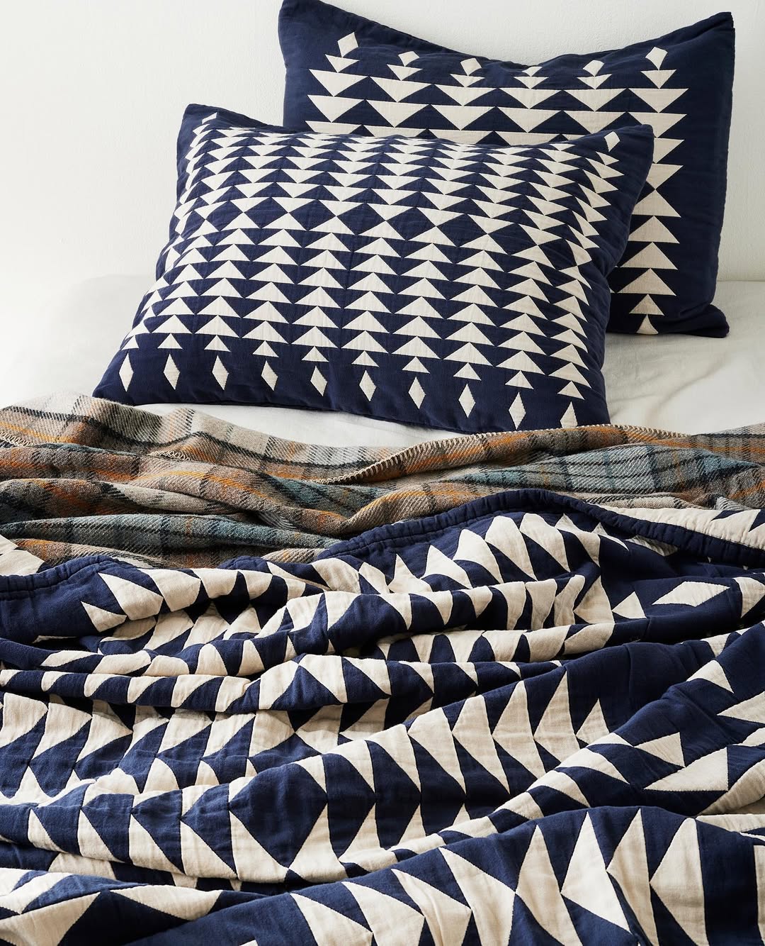 Pendleton Midnight Nova Coverlet and Shams