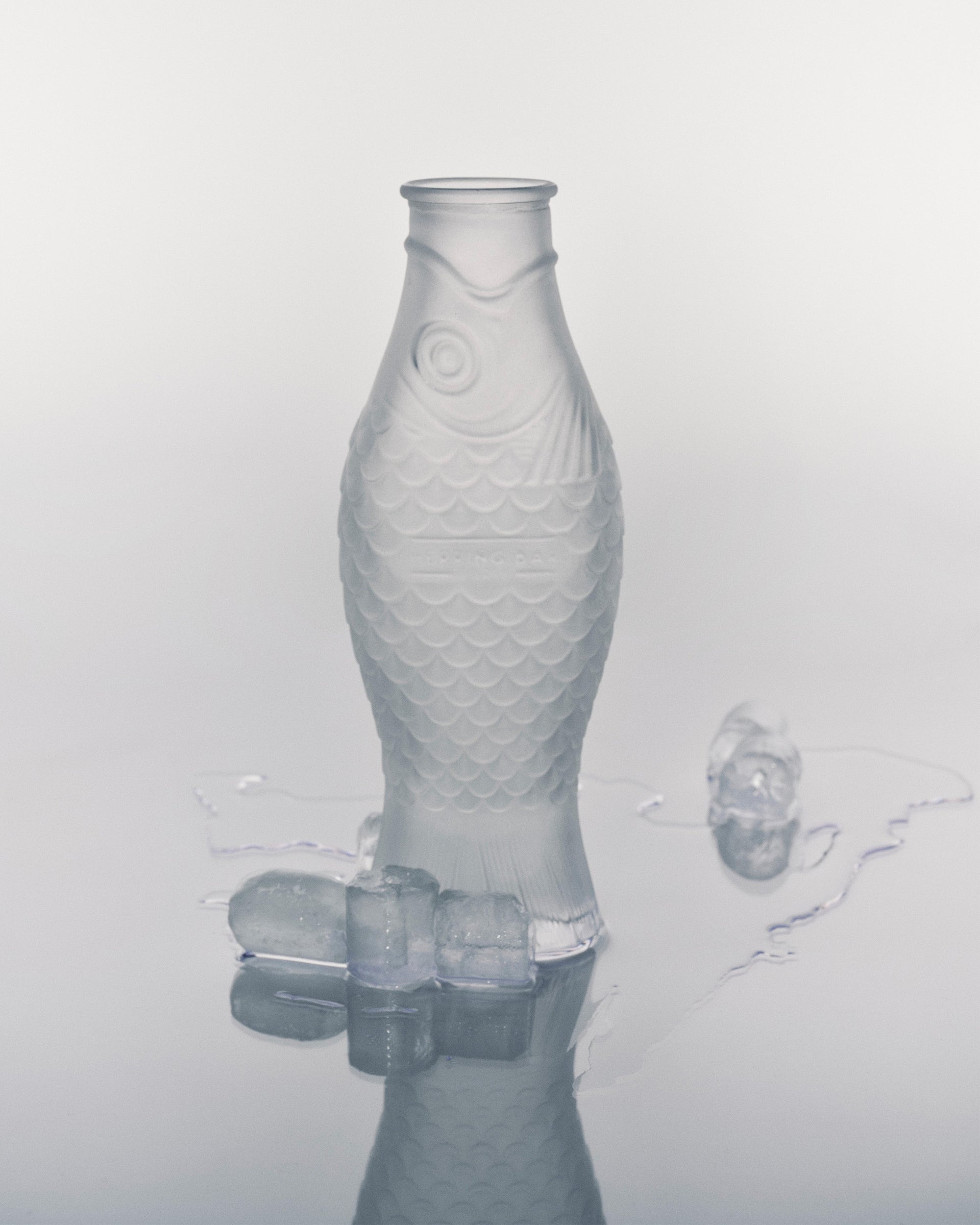 Carafe Frosted Fish & Fish by Paola Nevone Serax