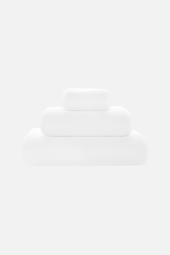 Graccioza Pearls stack of white towels 
